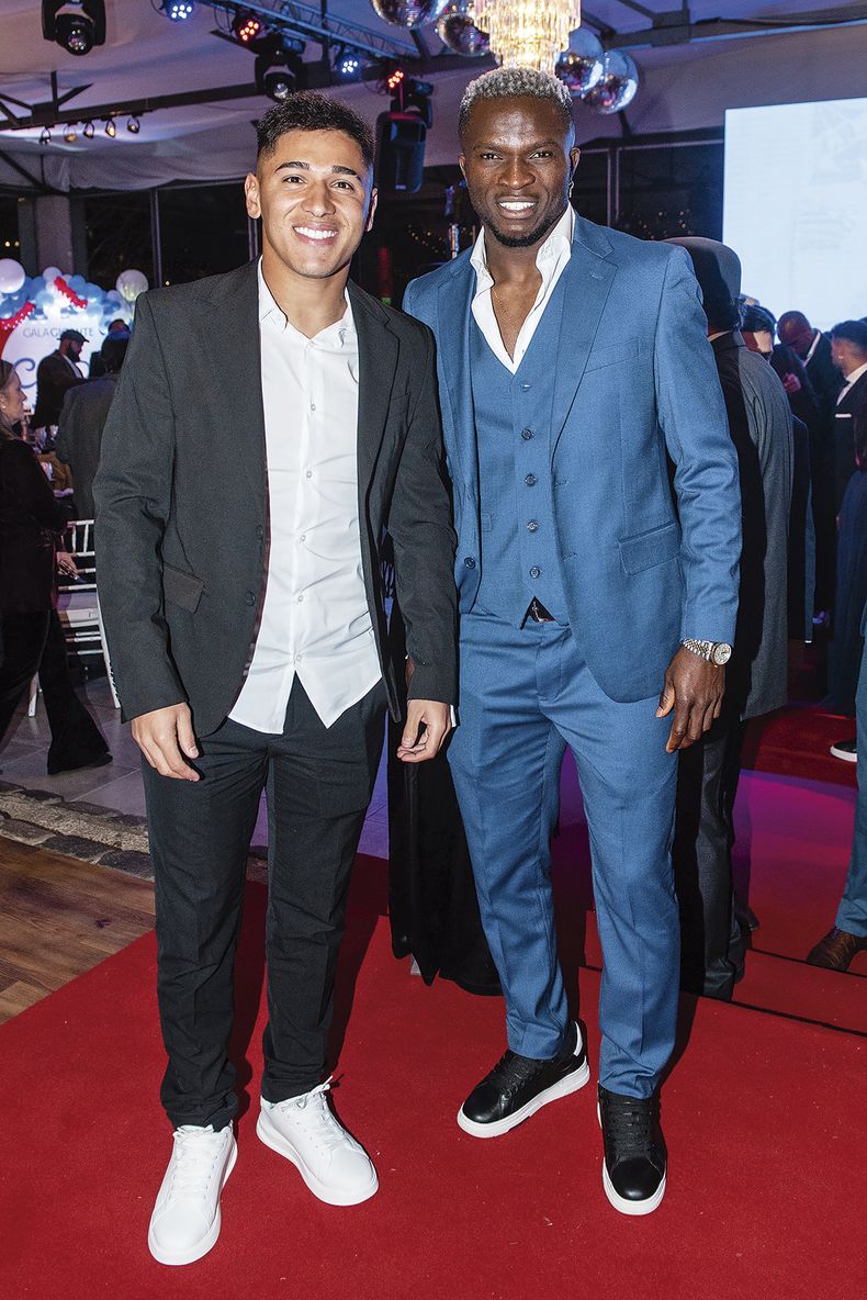 Futbolistas Leandro Lozano y Christian Ebere