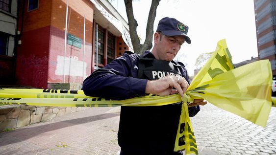 Durante la ocupación del Liceo N° 3 Dámaso Antonio Larrañaga. Foto: Javier Calvelo / adhocFOTOS Durante la ocupación del Liceo N° 3 Dámaso Antonio Larrañaga. Foto: Javier Calvelo / adhocFOTOS