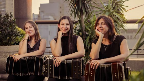 Bandoneonas se presentará en la sala Delmira Agustini del Teatro Solís. Bandoneonas se presentará en la sala Delmira Agustini del Teatro Solís.