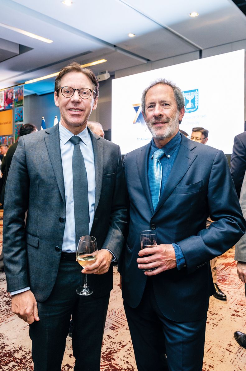 Embajador de Francia Jean-Paul Seytre y Alain Mizrahi