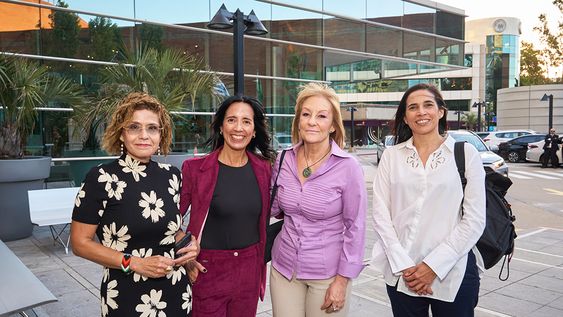 Directiva de RedME Martha Diez, presidenta de RedME Laura Toledo, vicepresidenta de la República Carolina Cosse y Natalia Argenzio. Directiva de RedME Martha Diez, presidenta de RedME Laura Toledo, vicepresidenta de la República Carolina Cosse y Natalia Argenzio.