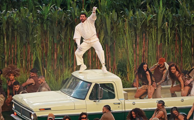 Bad Bunny es percibido como el broche de oro de una corriente latina que fluye en otra dirección.