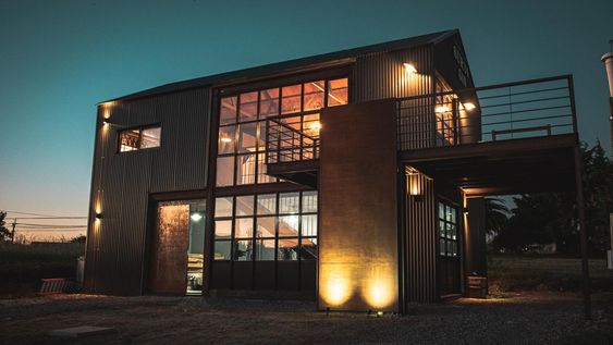 el gin sur 34, destilado en colonia del sacramento, fue distinguido como el mejor del mundo el gin sur 34, destilado en colonia del sacramento, fue distinguido como el mejor del mundo