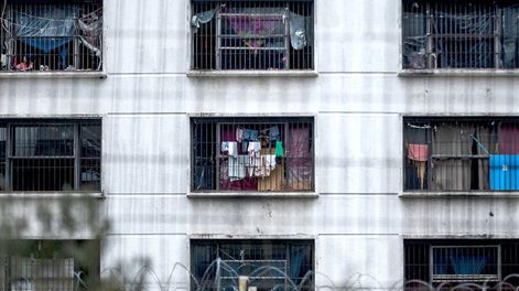 Búsqueda | Unidad N° 5 cárcel de mujeres en Montevideo. Foto: Javier Calvelo / adhocFOTOS