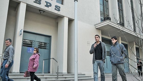 El Banco de Previsión Social, que gestiona el pilar de solidaridad intergeneracional del sistema uruguayo. El Banco de Previsión Social, que gestiona el pilar de solidaridad intergeneracional del sistema uruguayo.