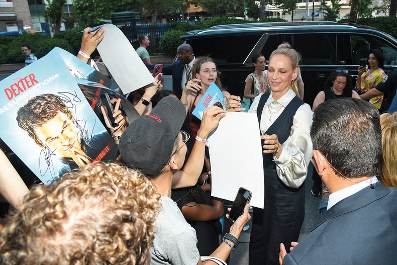 Uma Thurman, una de las nuevas incorporaciones al elenco de la serie, asistió al estreno mundial de Dexter: Resurrection en Nueva York