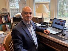 Jorge Roldós, en su casa en Washington D.C. Jorge Roldós, en su casa en Washington D.C.