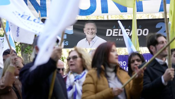 Durante el acto conjunto de Álvaro Delgado con todas las agrupaciones de Uruguay Para Adelante en la plaza Matriz de Montevideo. Durante el acto conjunto de Álvaro Delgado con todas las agrupaciones de Uruguay Para Adelante en la plaza Matriz de Montevideo.