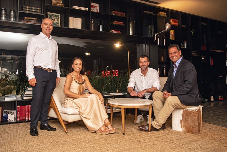 Los brokers José Luis Naya, Madelón Vega, Andrés Steverlynck y Manuel Guadalupe