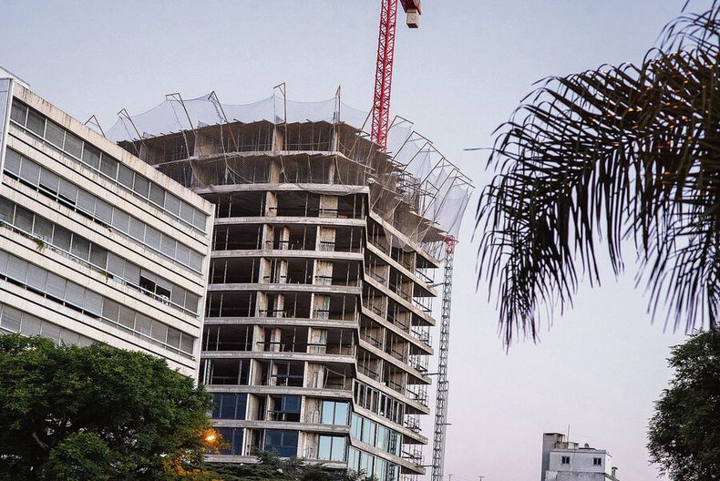 El mercado inmobiliario dio una baja en la mediana del precio de las altas de compraventas