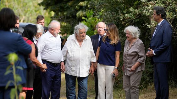 Ignacio Lula da Silva visita a José Mujica en su chacra de Rincón del Cerro, Montevideo. Foto: Daniel Rodriguez / adhocFOTOS