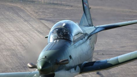 Para hacer intercepciones, uno de los aviones que usa la FAU es el Pilatus PC-7U Turbo Trainer. Foto: Fuerza Aérea del Uruguay.