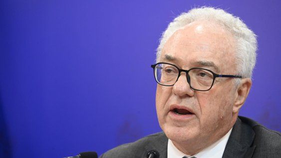 El canciller Mario Lubetkin lee la declaración del gobierno ante el fallecimiento del papa Francisco El canciller Mario Lubetkin lee la declaración del gobierno ante el fallecimiento del papa Francisco