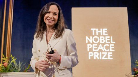 María Corina Machado asiste a una conferencia de prensa en el Grand Hotel de Oslo, Noruega, el 11 de diciembre de 2025.