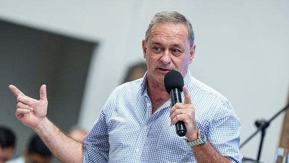 Álvaro Delgado.