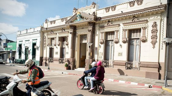 Intendencia de Tacuarembó. Foto: Ricardo Antúnez / adhocFOTOS Intendencia de Tacuarembó. Foto: Ricardo Antúnez / adhocFOTOS