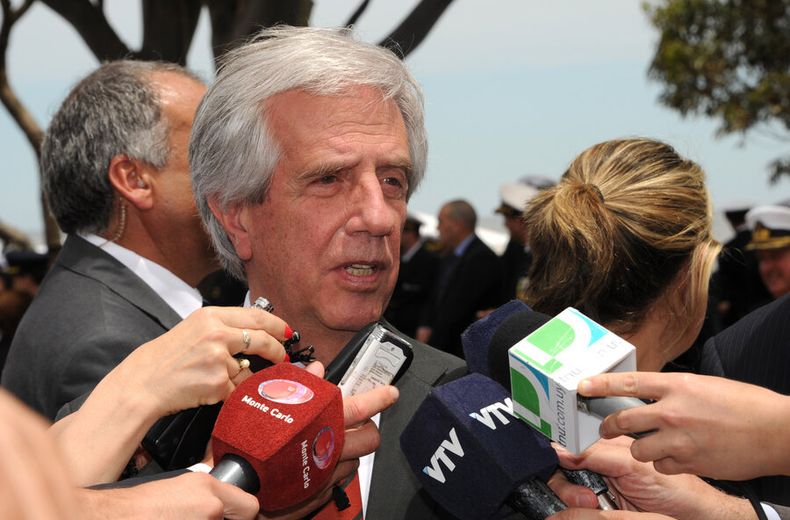 imagen de Vázquez reclamó mejorar el control de las tarjetas corporativas  del Estado, pero no todo el sistema político está de acuerdo