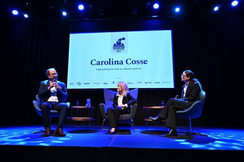 Carolina Cosse en los Desayunos Candidatos de Búsqueda. Foto: Mauricio Rodríguez