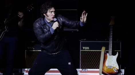 El presidente de Argentina, Javier Milei, habla durante un evento este lunes, en Buenos Aires.