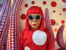 muere a los 97 anos la artista japonesa yayoi kasuma, la ?reina de los lunares?