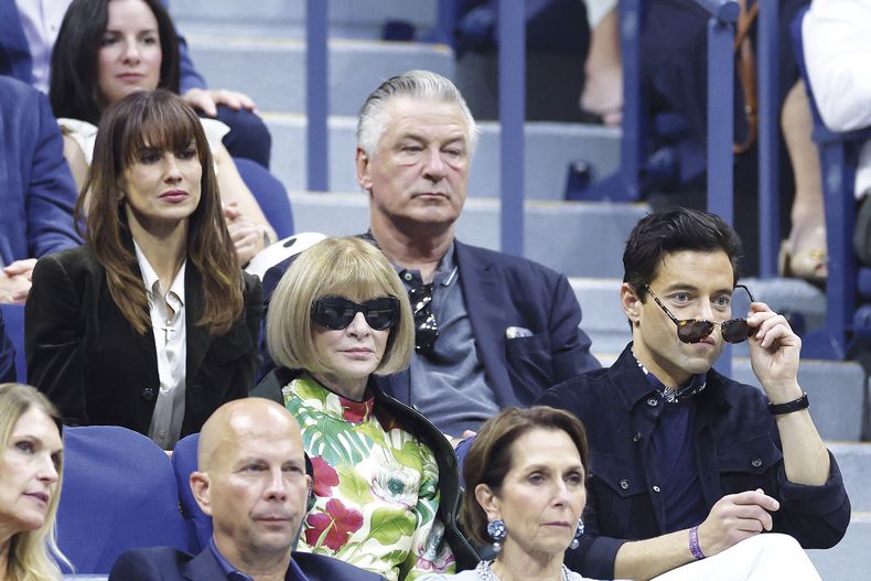 Rami Malek, Anna Wintour, Alec Baldwin y su esposa Hilaria Baldwin asistieron al partido entre Jannik Sinner y Aleksandr Búblik.