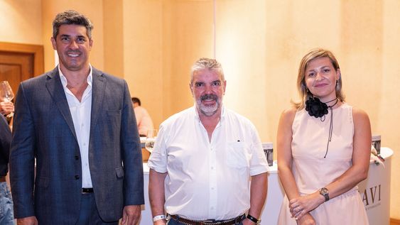 Director de Ventas y Relaciones Institucionales de Enjoy Punta del Este Javier Azcurra, presidente de Inavi Ricardo Cabrera y gerenta de Marketing de Inac Josefina Valenti Director de Ventas y Relaciones Institucionales de Enjoy Punta del Este Javier Azcurra, presidente de Inavi Ricardo Cabrera y gerenta de Marketing de Inac Josefina Valenti