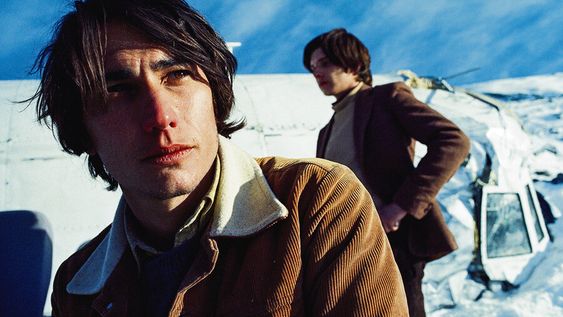 Enzo Vogrincic y Matías Recalt en La sociedad de la nieve. Foto: Netflix Enzo Vogrincic y Matías Recalt en La sociedad de la nieve. Foto: Netflix