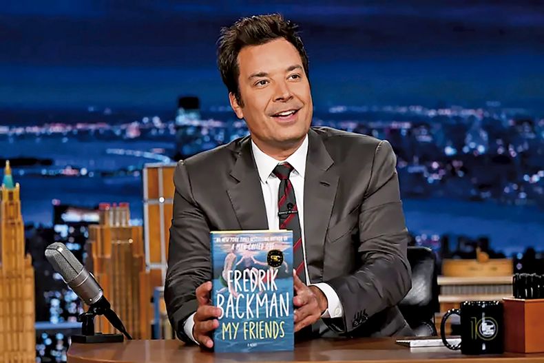 Además de autor de libros infantiles, Jimmy Fallon es fundador de un club de lectura que impulsa a través de la cuenta de Instagram @fallonbookclub. 