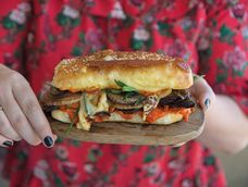 asi se hace el sandwich vegetariano y calentito que lucia soria disfruta en invierno