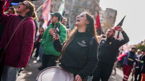 Militantes sindicales durante un paro del PIT-CNT en 2025.