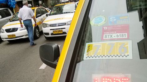 Búsqueda | Montevideo es una de las cuatro ciudadades de la región donde funciona Uber Taxi. Foto: Javier Calvelo, adhocFOTOS
