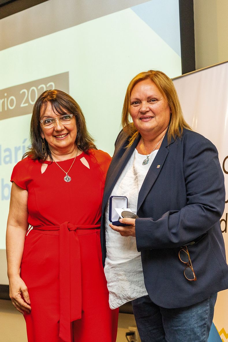 Dinorah López y la intendenta de San José Ana María Bentaberri, Legionaria 2022