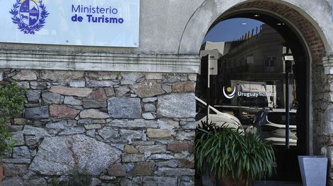Fachada del Ministerio de Turismo