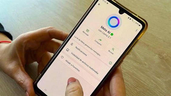 Meta AI en un celular. Meta AI en un celular.