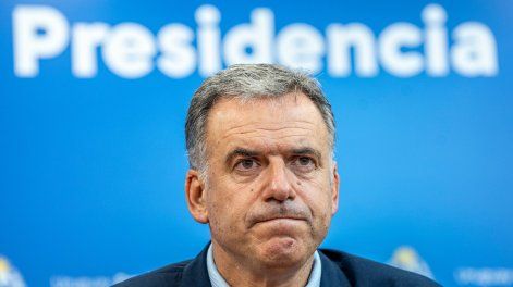 Yamandú Orsi en conferencia de prensa.