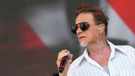 La banda argentina Los Fabulosos Cadillacs, con Vicentico a la cabeza, aprovechó el escenario de Coachella para celebrar los 30 años de su hit Matador. Foto: Valerie Macon, AFP