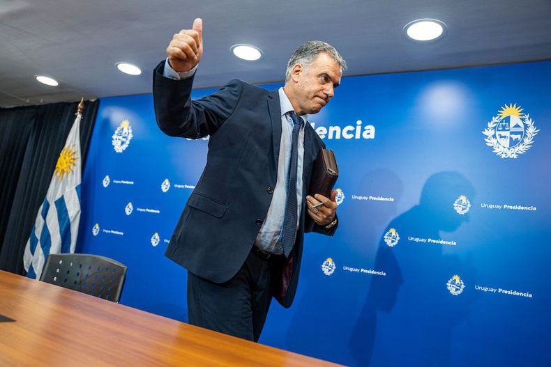 Orsi en la Torre Ejecutiva, después de su encuentro con el presidente Lacalle Pou