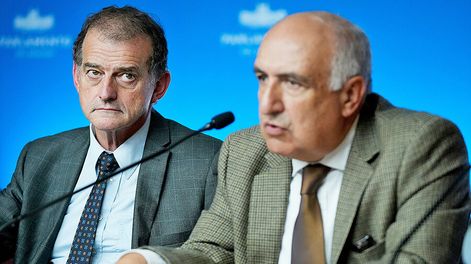 Guido Manini Rios y Guillermo Domenech durante la conferencia de prensa de Cabildo Abierto. Foto: Javier Calvelo / adhocFOTOS