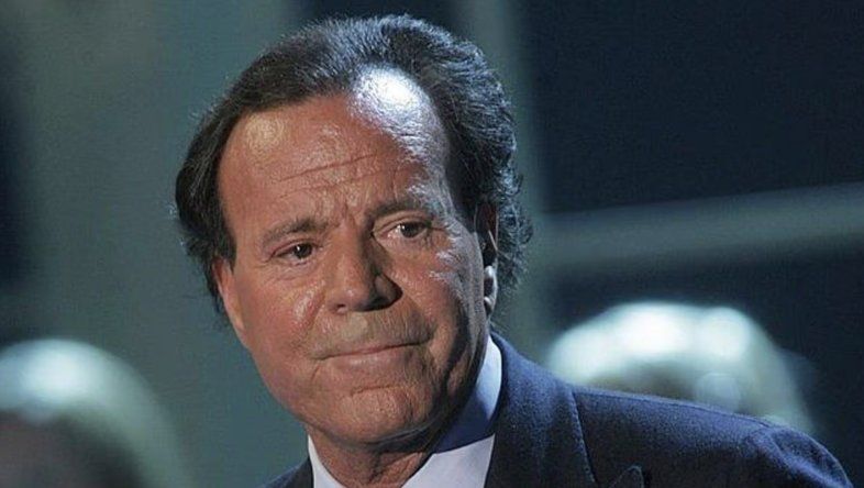 Julio Iglesias.