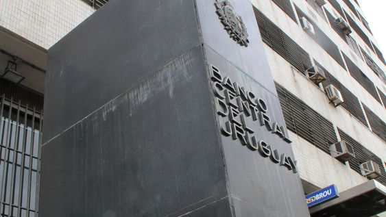 imagen de Uruguay completó 16 años de crecimiento, un ciclo más estable que los anteriores pero sin cambios “trascendentes” imagen de Uruguay completó 16 años de crecimiento, un ciclo más estable que los anteriores pero sin cambios “trascendentes”