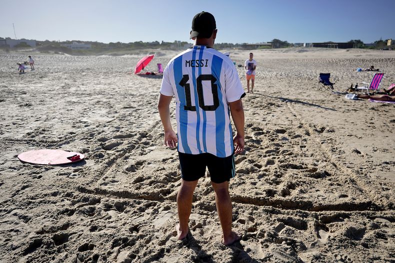 Una familia de turistas argentinos en las playas de Rocha.