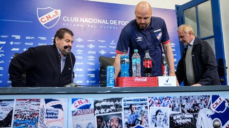 Jadson Viera, durante su presentación como entrenador de Nacional en octubre.