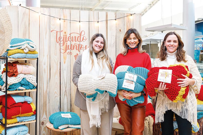 Del equipo de Marketing del Nuevocentro Shopping: Paola Fabbri, Karina Tucuna y Victoria Gherzo