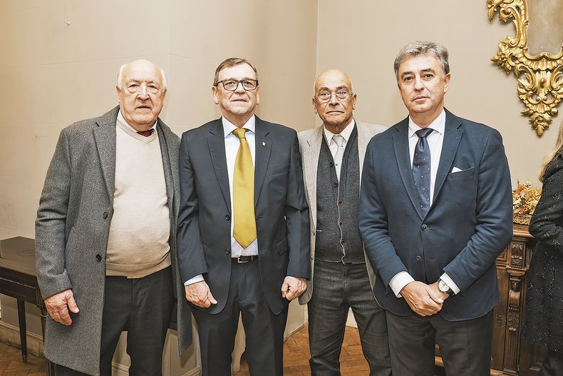 José Vidal, Antonio Araújo, Pedro Manuel Miras y cónsul de la Embajada de&nbsp;España Juan Carlos Gaffo.
