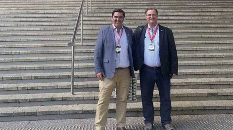El presidente de la Sociedad de Criadores de Aberdeen Angus del Uruguay, Juan Pablo Pérez Frontini, y el directivo Mauricio Rodríguez, en Australia