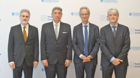 Martín DAlessandro (Presidente PC), Horacio Rosatti (Presidente CSJN), Francois Valerian (Presidente Tranparency International), Hugo Wortman Jofré (expresidente PC)