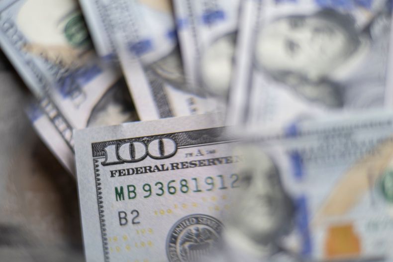 Después de unos días de relativa estabilidad al inicio de la semana, el precio del dólar tendió a subir ante el peso uruguayo y otras monedas