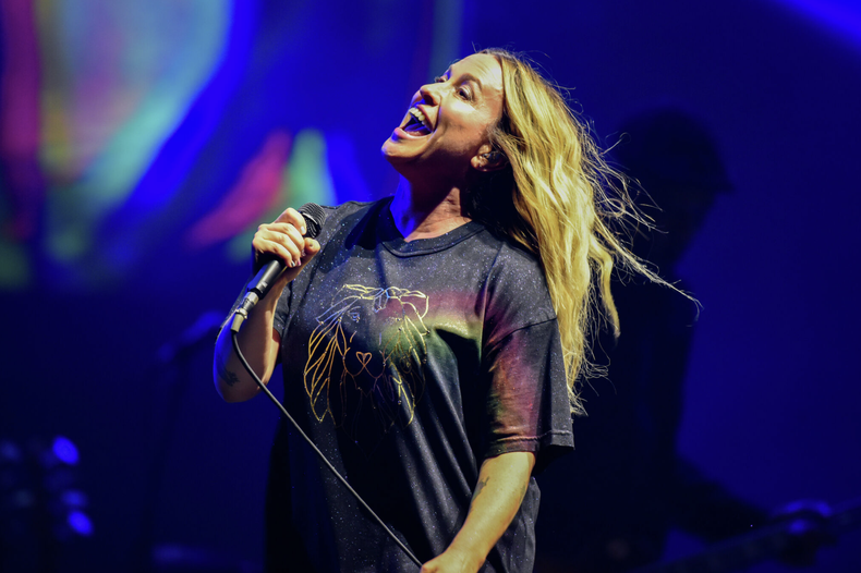 Alanis Morissette.
