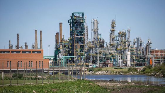 La refinería de Ancap en La Teja. Foto: Nicolás Garrido La refinería de Ancap en La Teja. Foto: Nicolás Garrido