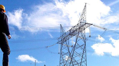 La Ursea debe fijar las tarifas de transmisión y distribución eléctrica. Foto: UTE